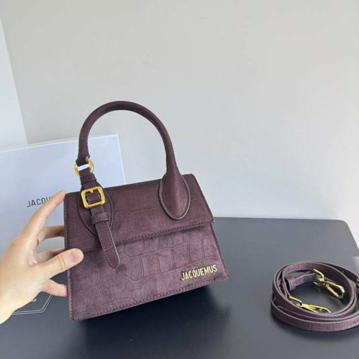 Picture of Jacquemus Handbags _SKUfw217037629fw